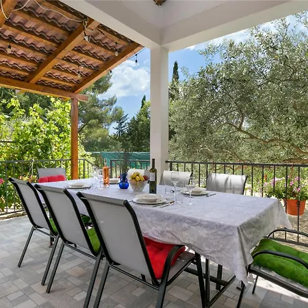 Secluded House Kastel Stari, Kastela - 23384 Hébergement de vacances