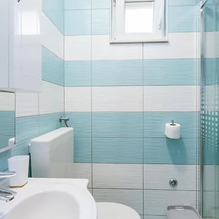 Secluded House Kastel Stari, Kastela - 23384