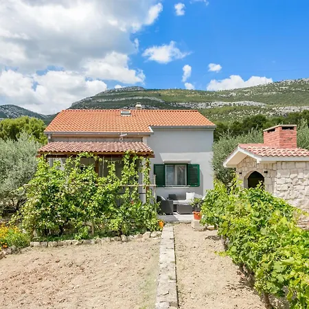 Secluded House Kastel Stari, Kastela - 23384 Kastel Stari